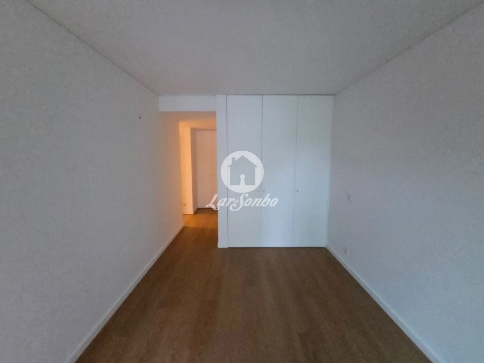 Apartamento T3 para Venda em Cidade da Maia Foto 3