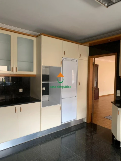 Apartamento T3 para Arrendamento em Gondomar (São Cosme), Valbom e Jovim