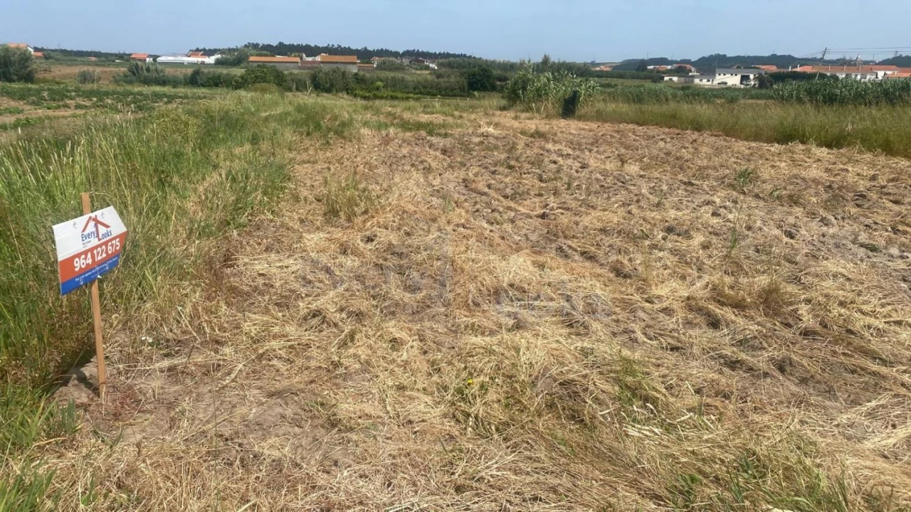 Terreno para Venda em Atouguia da Baleia Foto 3