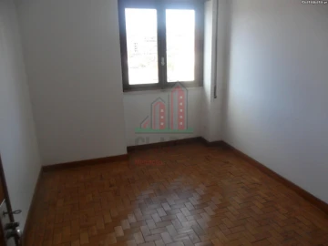 Apartamento T4 para Venda em Santo Antonio dos Olivais