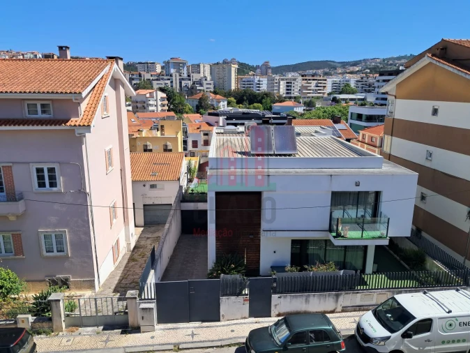 Apartamento T4 para Venda em Santo Antonio dos Olivais Foto 17