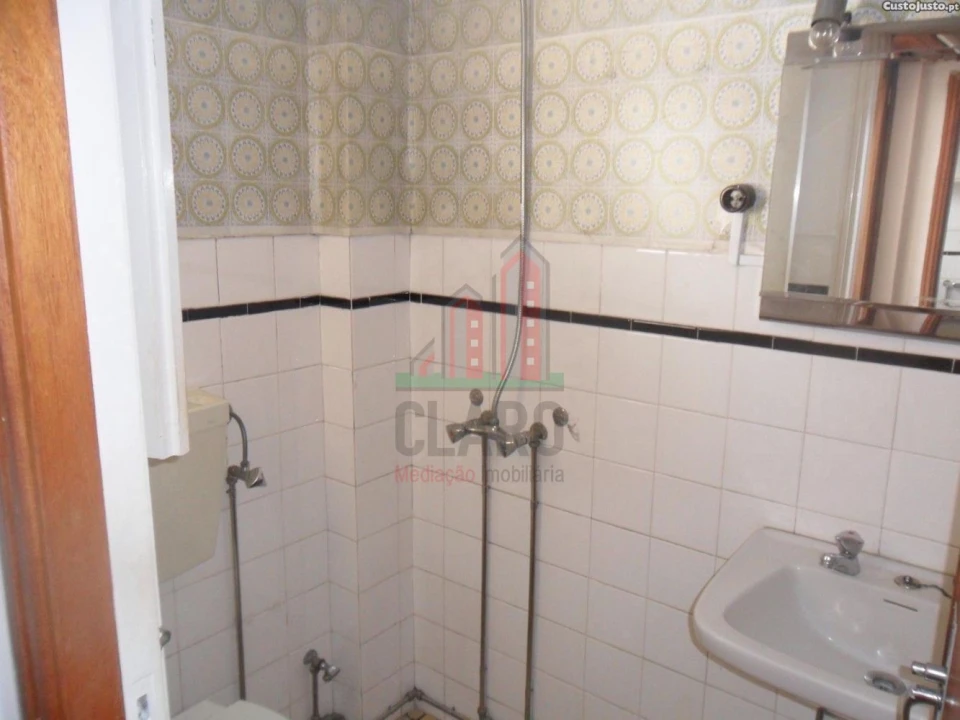 Apartamento T4 para Venda em Santo Antonio dos Olivais Foto 9