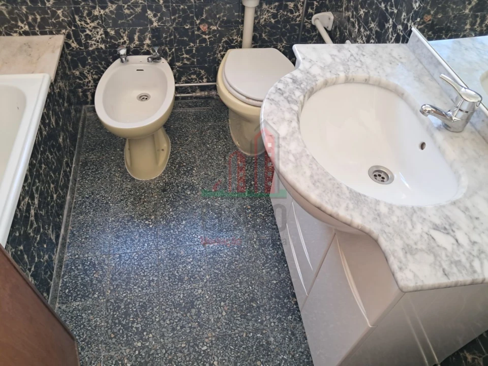 Apartamento T4 para Venda em Santo Antonio dos Olivais Foto 15