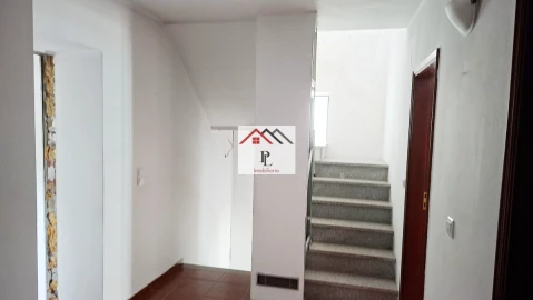 Moradia T4 para Venda em São João da Boa Vista