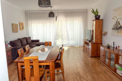 Apartamento T3 para Venda em Tamengos, Aguim e Óis do Bairro
