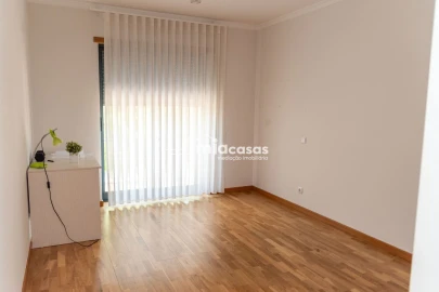 Apartamento T3 para Venda em Tamengos, Aguim e Óis do Bairro