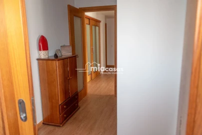 Apartamento T3 para Venda em Tamengos, Aguim e Óis do Bairro