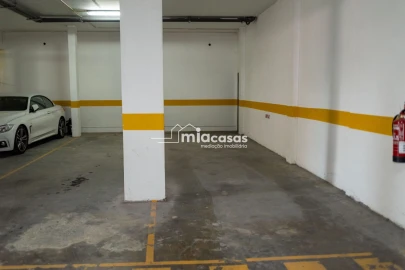 Apartamento T3 para Venda em Tamengos, Aguim e Óis do Bairro