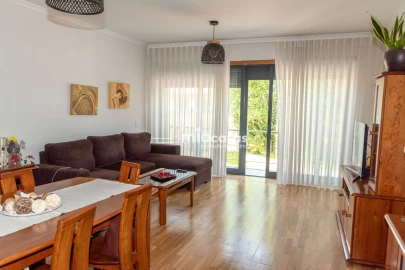 Apartamento T3 para Venda em Tamengos, Aguim e Óis do Bairro