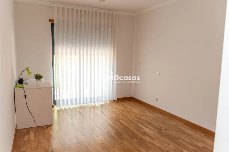 Apartamento T3 para Venda em Tamengos, Aguim e Óis do Bairro Foto 13