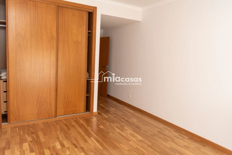 Apartamento T3 para Venda em Tamengos, Aguim e Óis do Bairro Foto 14