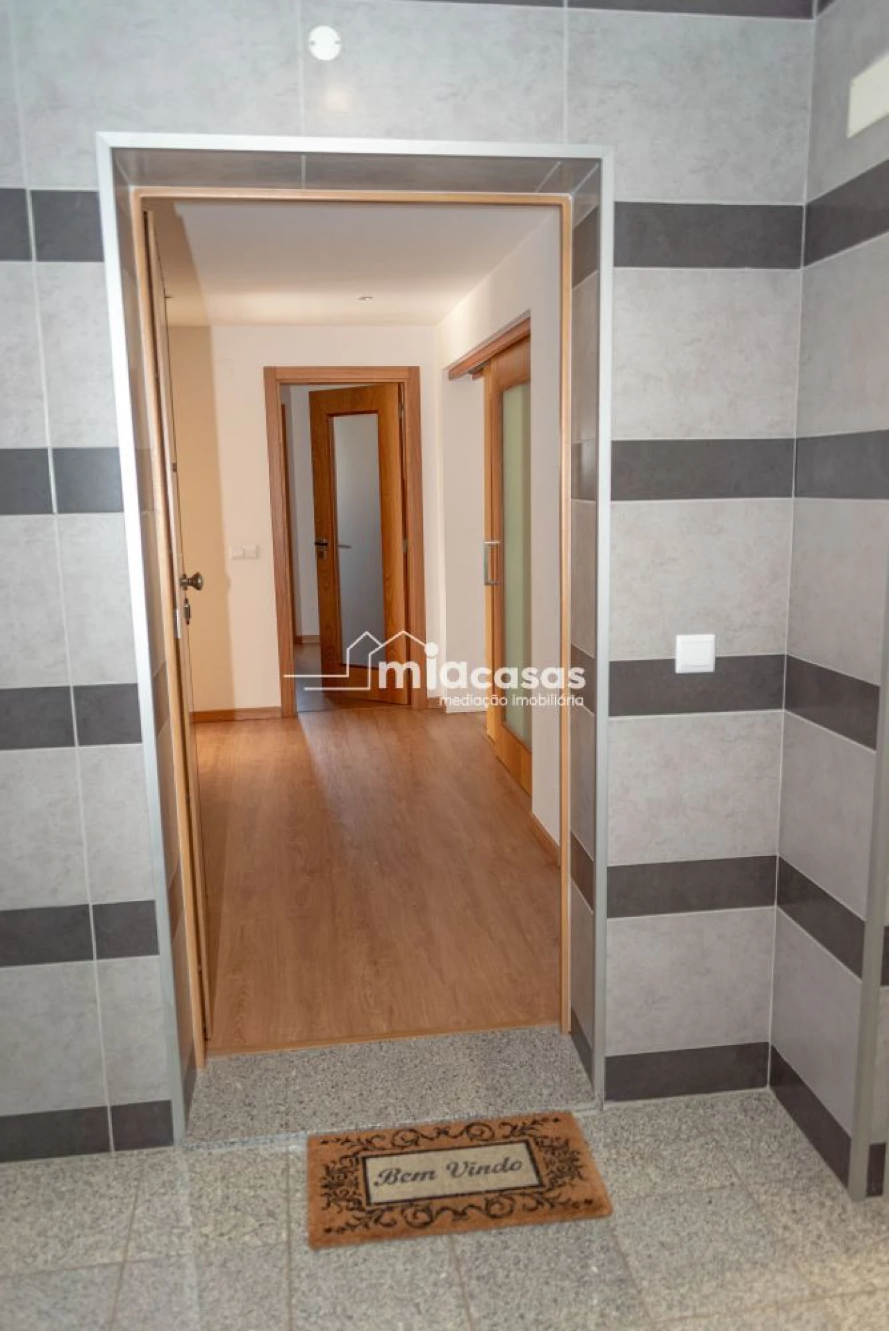 Apartamento T3 para Venda em Tamengos, Aguim e Óis do Bairro Foto 2