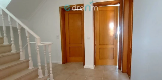 Moradia T4 para Venda em Gambia-Pontes-Alto da Guerra