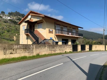 Quinta T3 para Venda em Mesão Frio (Santo André)