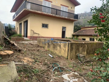 Quinta T3 para Venda em Loivos da Ribeira e Tresouras