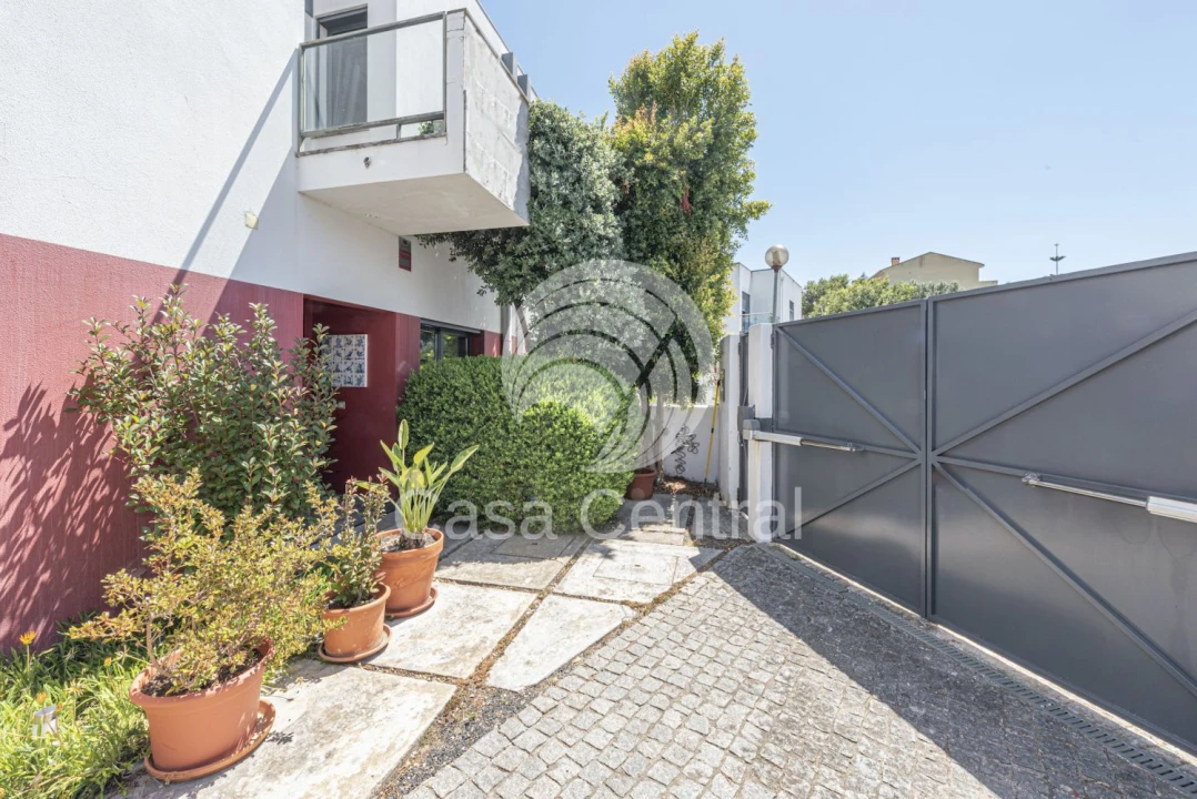Moradia T3 para Venda em Alcabideche Foto 40