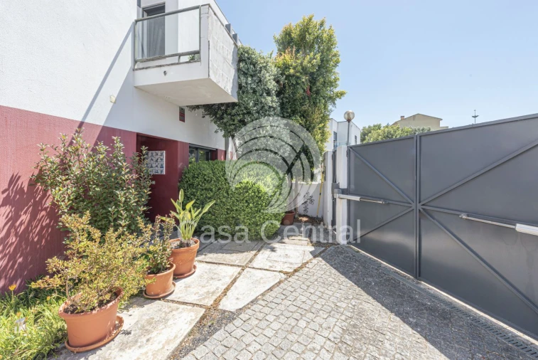 Moradia T3 para Venda em Alcabideche Foto 40