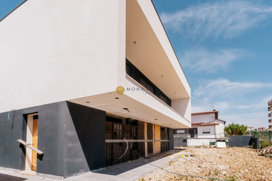 Moradia T4 para Venda em Eiras e São Paulo de Frades Foto 4