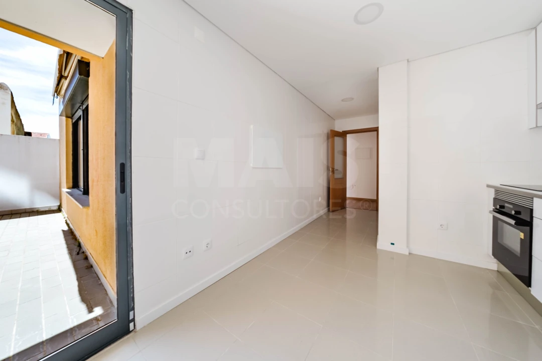 Apartamento T2 para Venda em Bombarral e Vale Covo Foto 7