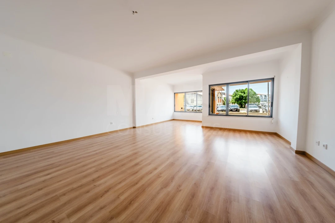 Apartamento T2 para Venda em Bombarral e Vale Covo Foto 8