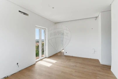 Moradia T16 para Venda em Palmela
