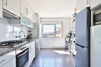 Apartamento T3 para Venda em Benfica