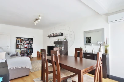 Apartamento T3 para Venda em Benfica