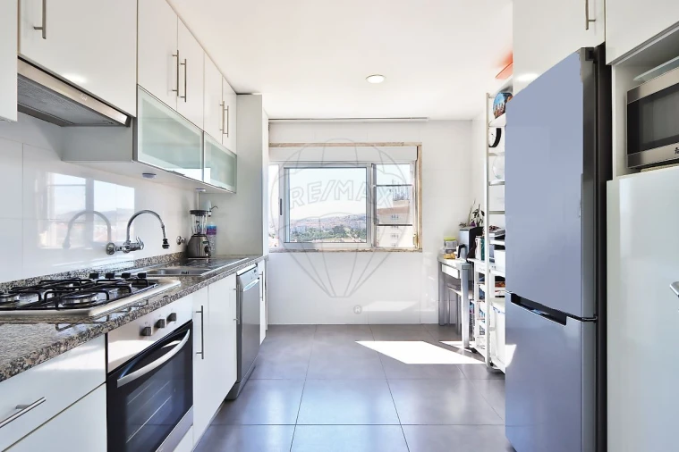 Apartamento T3 para Venda em Benfica Foto 3