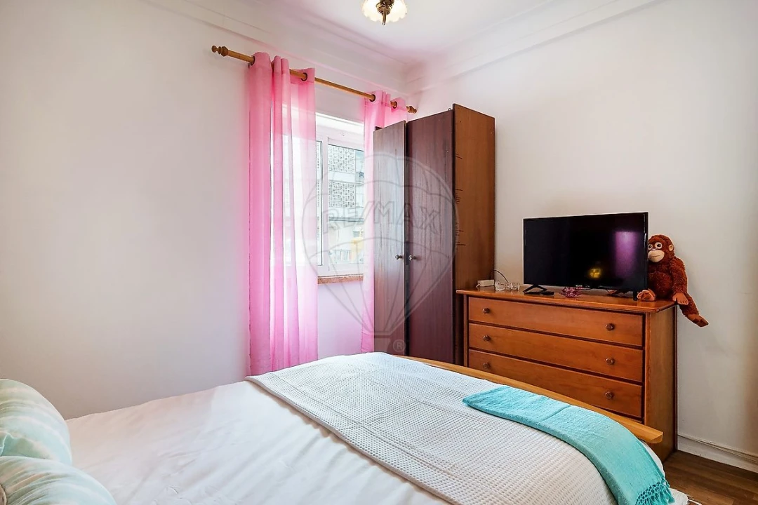 Apartamento T3 para Venda em Venteira Foto 6