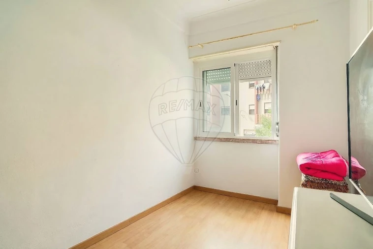 Apartamento T3 para Venda em Venteira Foto 2