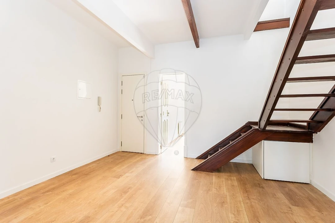 Apartamento T2 para Venda em Penha de França Foto 5