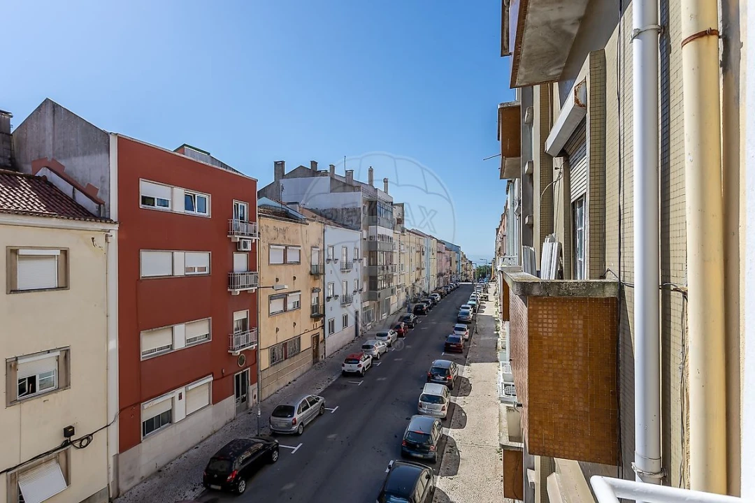 Apartamento T2 para Venda em Penha de França Foto 13