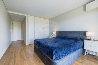 Apartamento T4 para Venda em Loures