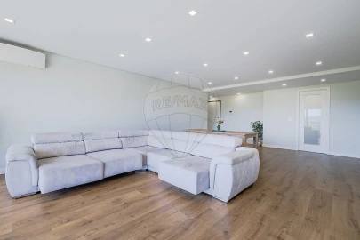 Apartamento T4 para Venda em Loures