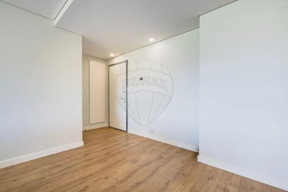 Apartamento T4 para Venda em Loures
