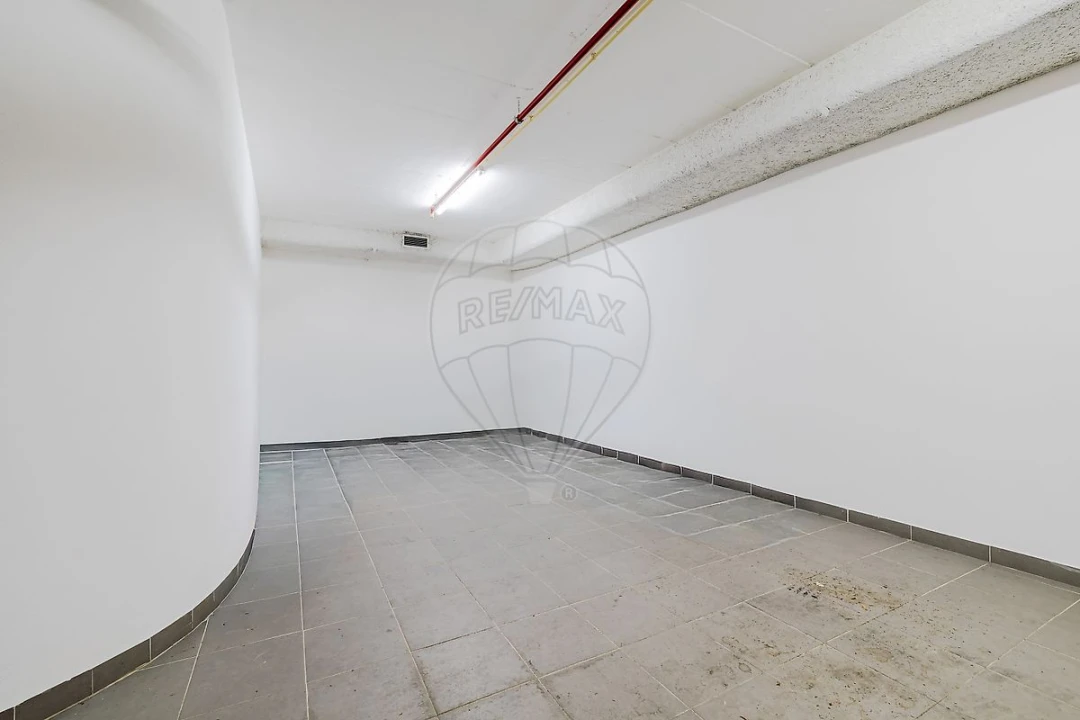 Apartamento T4 para Venda em Loures Foto 9