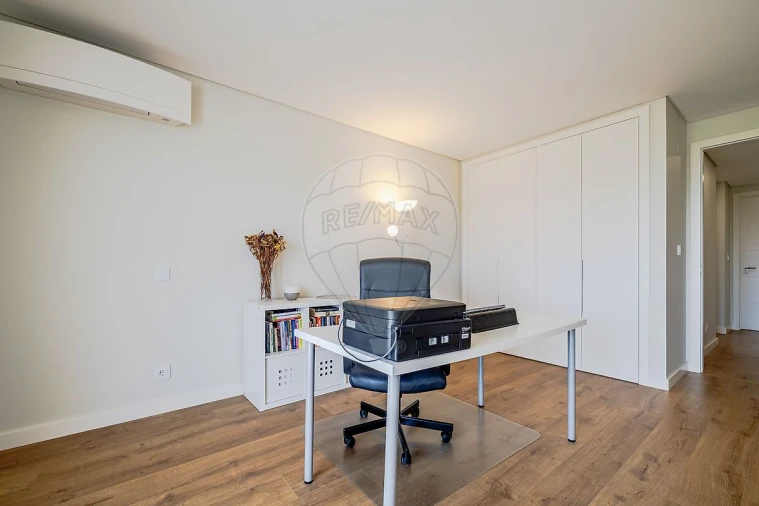 Apartamento T4 para Venda em Loures Foto 36