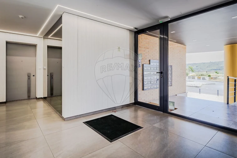 Apartamento T4 para Venda em Loures Foto 12