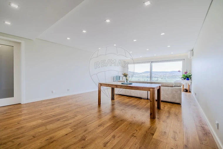 Apartamento T4 para Venda em Loures Foto 14