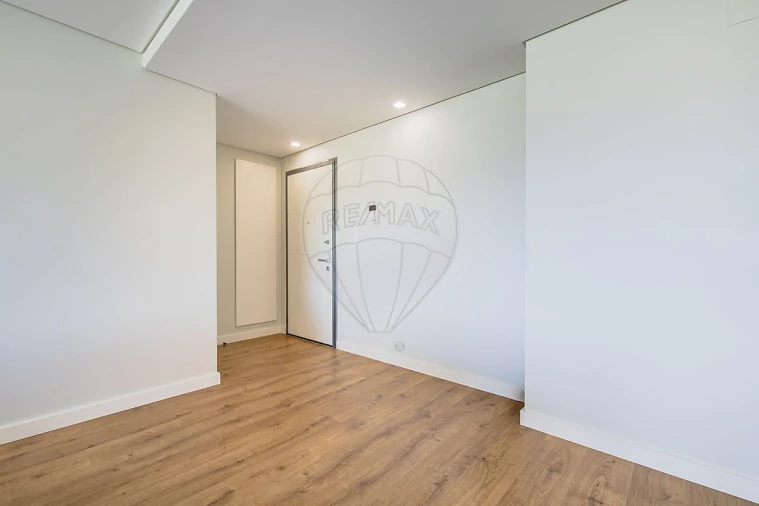 Apartamento T4 para Venda em Loures Foto 18