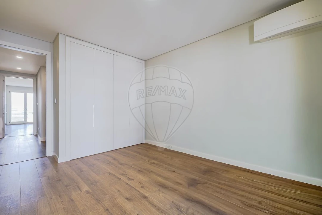 Apartamento T4 para Venda em Loures Foto 2