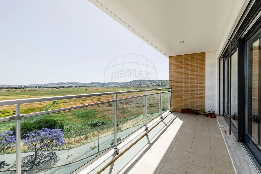 Apartamento T4 para Venda em Loures Foto 3