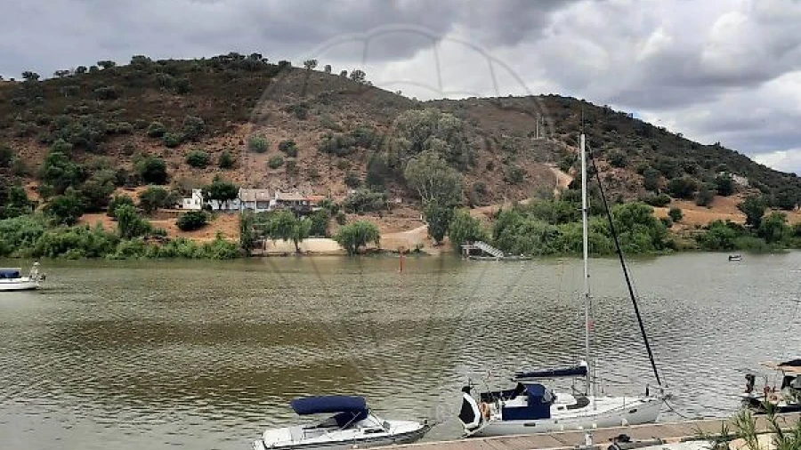 Terreno para Venda em Santana de Cambas