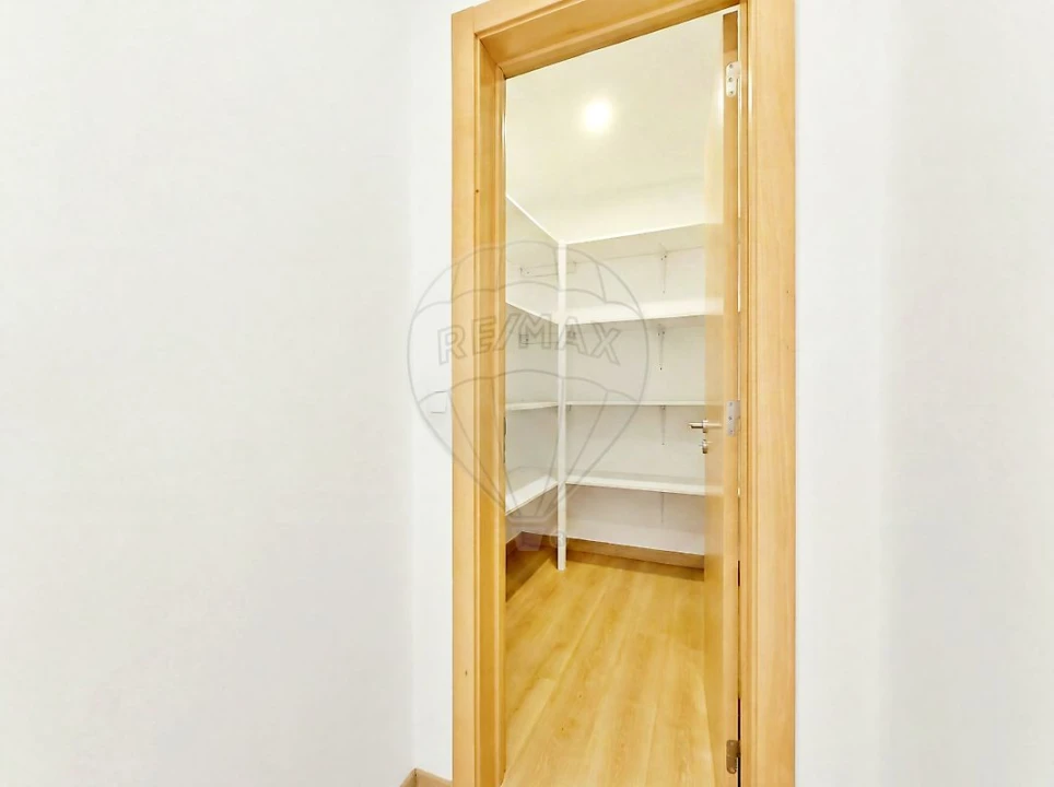 Apartamento T5 para Venda em Penha de França Foto 36