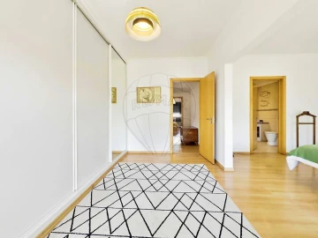Apartamento T5 para Venda em Penha de França