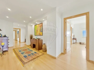 Apartamento T5 para Venda em Penha de França