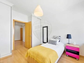 Apartamento T5 para Venda em Penha de França