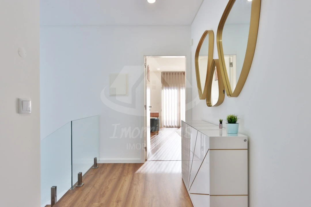Moradia T4 para Venda em Santa Iria de Azoia, São João da Talha e Bobadela Foto 13