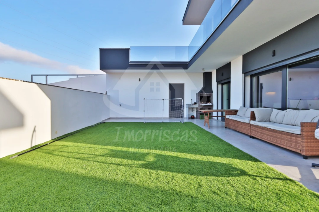 Moradia T4 para Venda em Santa Iria de Azoia, São João da Talha e Bobadela Foto 29