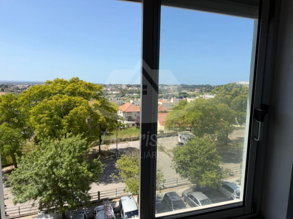 Apartamento T3 para Venda em Caparica e Trafaria Foto 1